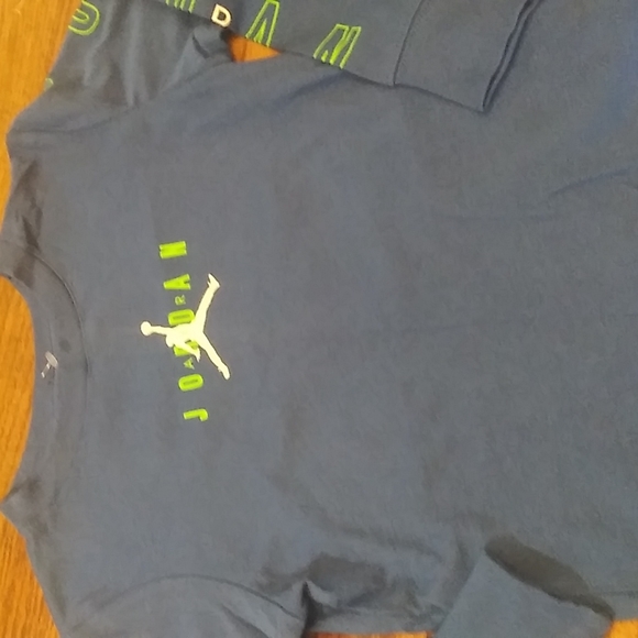 New Jordan long sleeve tee. - Picture 12 of 16